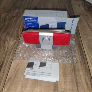 SUNTONE Mini Desk Top Radio New In Box Red Model ELEC0019 FM Scanner